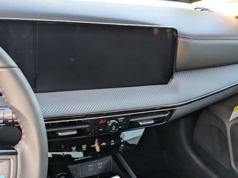 New 2025 Nissan Kicks SR image 9