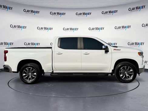 Used 2024 Chevrolet Silverado 1500 LT w/ Z71 Off-Road Package AWD/4WD image 6
