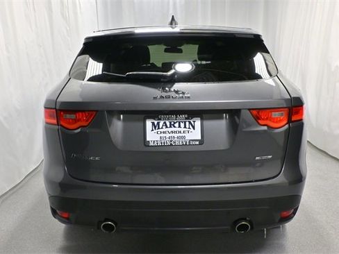 Used 2017 Jaguar F-PACE R-Sport image 4