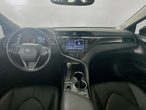 Used 2020 Toyota Camry XSE FWD image 13