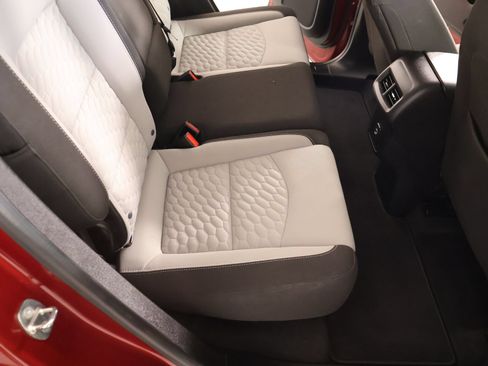 Used 2019 Chevrolet Equinox LT FWD image 14