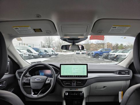 New 2026 Ford Escape SE FWD image 17