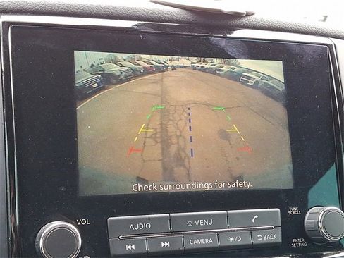 Used 2022 Nissan Titan S image 17