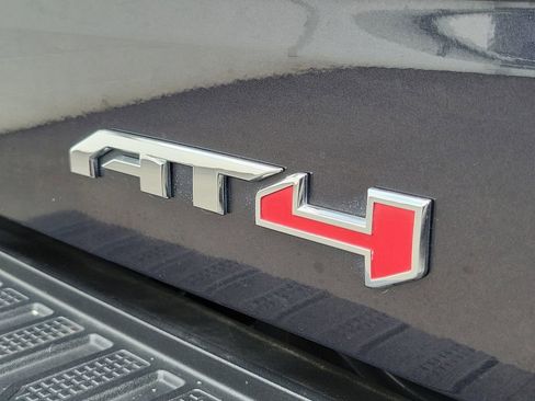 Used 2022 GMC Sierra 1500 AT4 w/ AT4 Preferred Package AWD/4WD image 8