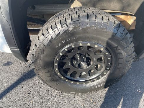 Used 2020 GMC Sierra 1500 SLT w/ SLT Premium Plus Package image 16