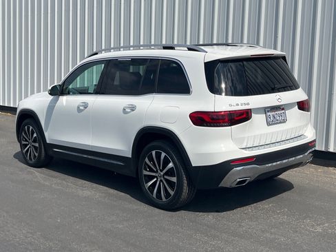 Used 2023 Mercedes-Benz GLB 250 image 4