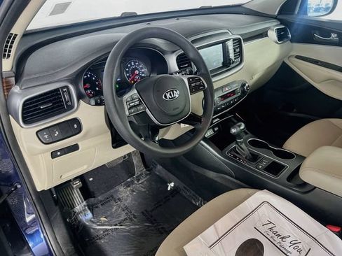 Used 2019 Kia Sorento AWD V6 image 11