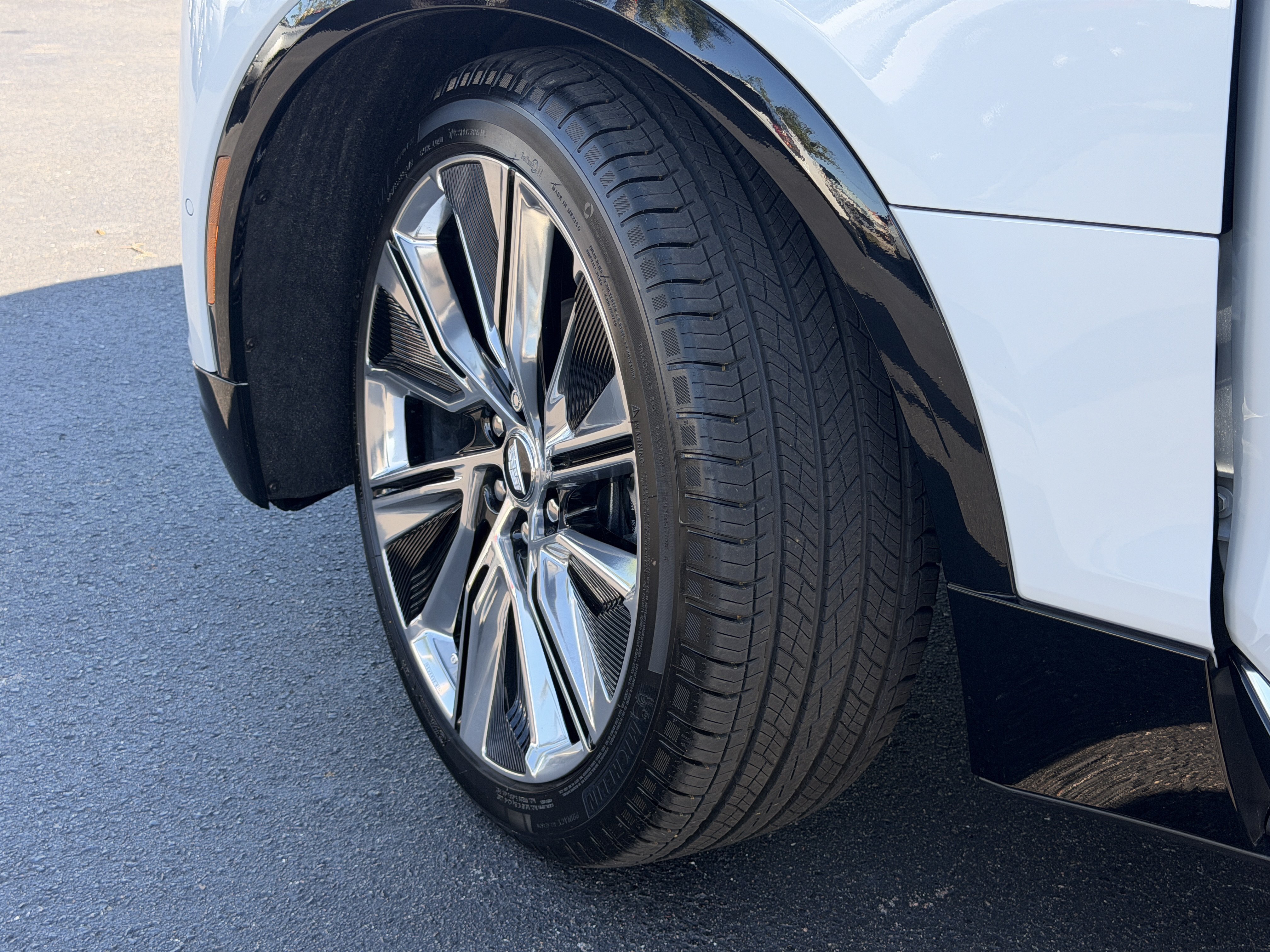 Used 2027 Cadillac Lyriq Signature Luxury RWD image 35