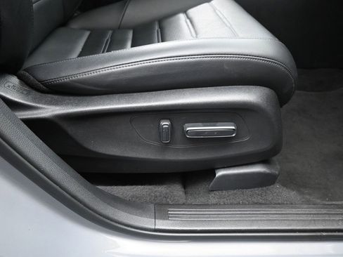 Used 2025 Honda CR-V EX-L image 15