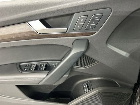 Used 2023 Audi Q5 e Premium Plus w/ Premium Plus Package image 11