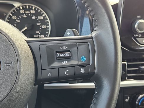 Used 2025 Nissan Pathfinder SV FWD image 19