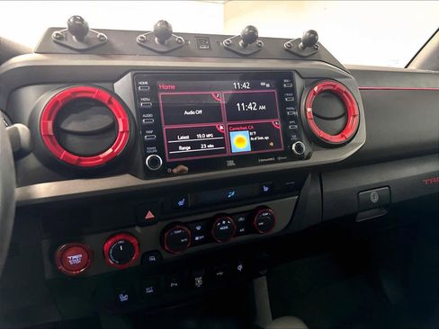 Used 2021 Toyota Tacoma TRD Sport w/ TRD Premium Sport Package AWD/4WD image 9