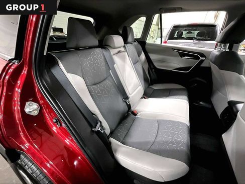Used 2025 Toyota RAV4 XLE image 19