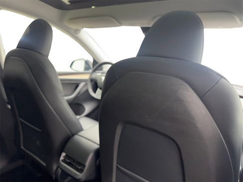 Used 2024 Tesla Model Y Long Range image 40