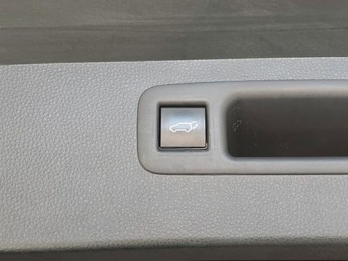 Used 2022 Toyota Highlander XSE image 12