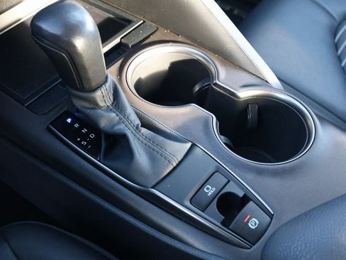 Used 2021 Toyota Camry SE image 23