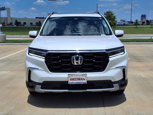Used 2025 Honda Pilot Touring image 5