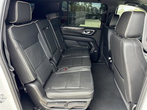 Used 2024 GMC Yukon XL SLT image 30