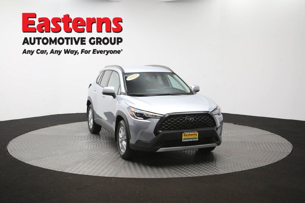 Used 2022 Toyota Corolla Cross LE AWD/4WD image 49