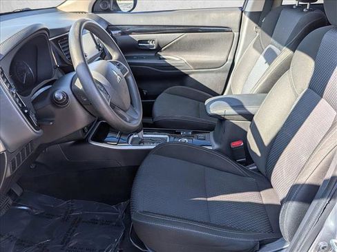 Used 2020 Mitsubishi Outlander ES image 13