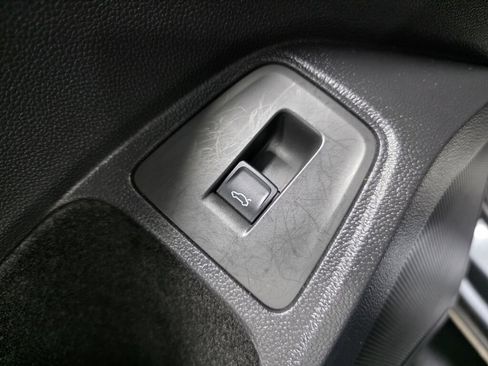 Used 2024 Volkswagen Tiguan SE AWD/4WD image 15
