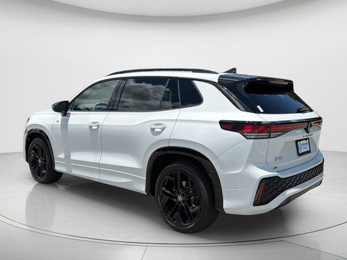 New 2026 Volkswagen Tiguan SE R-Line FWD image 8