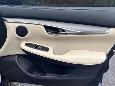 Used 2019 INFINITI QX50 Pure image 23