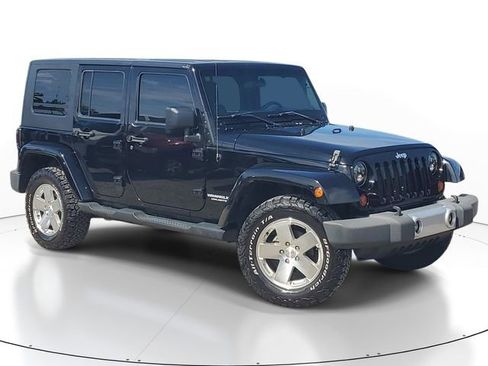 Used 2010 Jeep Wrangler Unlimited Sahara AWD/4WD image 13
