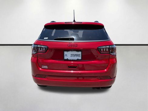 Used 2022 Jeep Compass Limited AWD/4WD image 5