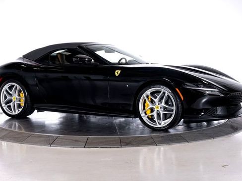 Certified 2024 Ferrari Roma Spider RWD image 12