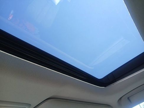 Used 2017 Honda Civic EX-L image 3