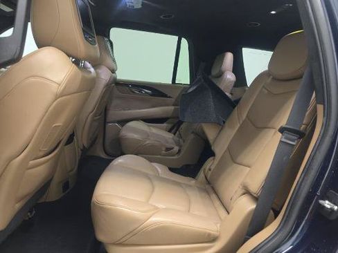 Used 2019 Cadillac Escalade Platinum AWD/4WD image 14