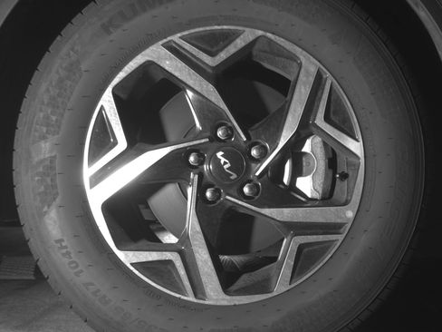 Used 2025 Kia Sportage LX image 13