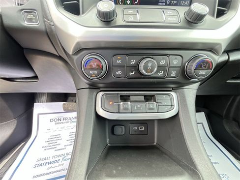 Used 2023 GMC Acadia SLE w/ Driver Convenience Package image 19