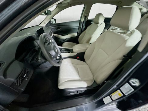 Used 2025 Honda Accord SE image 13