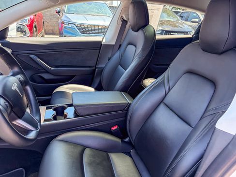 Used 2018 Tesla Model 3 Long Range RWD image 16
