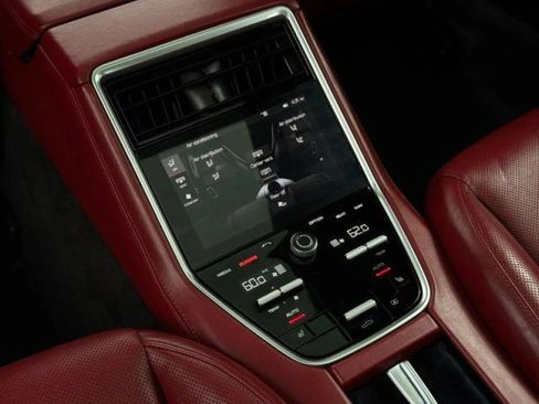 Used 2018 Porsche Panamera 4S AWD/4WD image 21