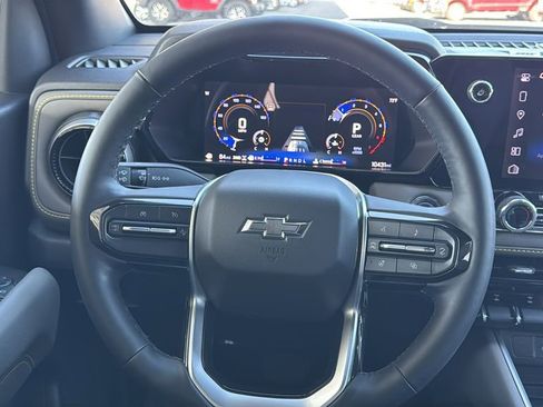 Used 2025 Chevrolet Colorado ZR2 w/ Technology Package image 13