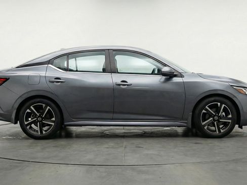 Used 2025 Nissan Sentra SV image 5