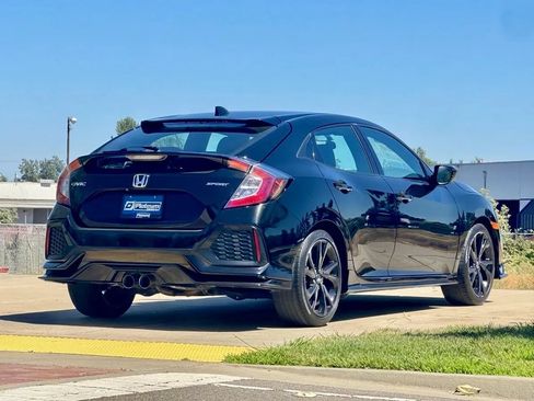 Used 2018 Honda Civic Sport image 6