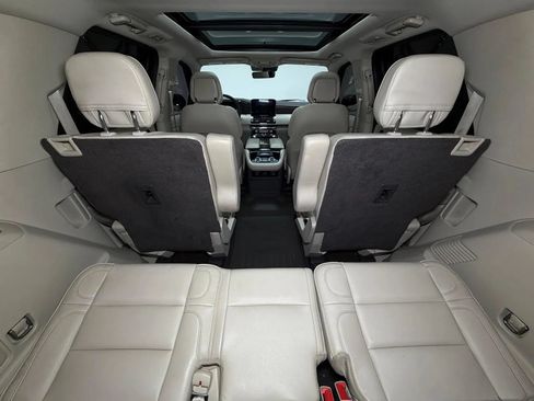 Used 2018 Lincoln Navigator Select AWD/4WD image 17