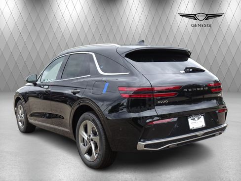 New 2026 Genesis GV70 2.5T Advanced image 3
