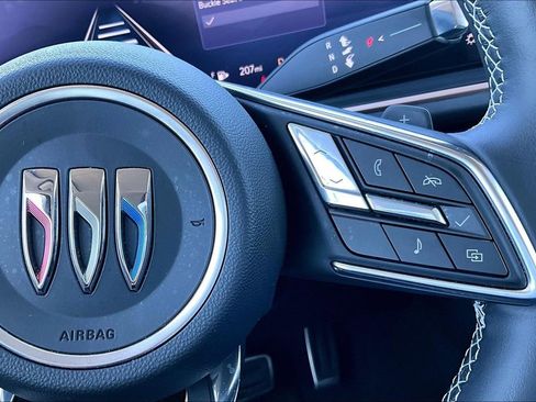 Used 2025 Buick Envision Sport Touring image 28