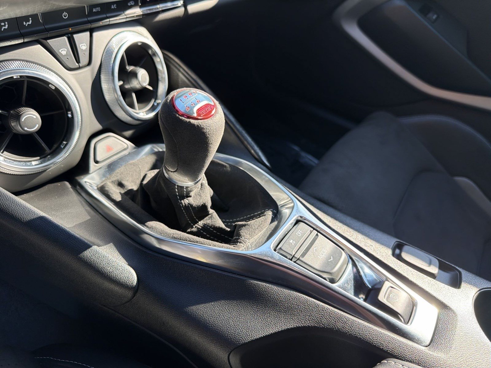 Used 2020 Chevrolet Camaro SS RWD image 20