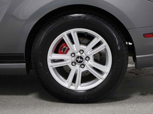 Used 2014 Ford Mustang Coupe RWD image 31