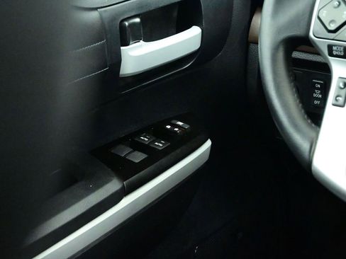 Used 2019 Toyota Tundra Limited w/ Limited Premium Package image 10