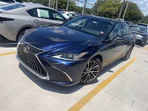 Used 2023 Lexus ES 350 w/ Premium Package FWD image 4