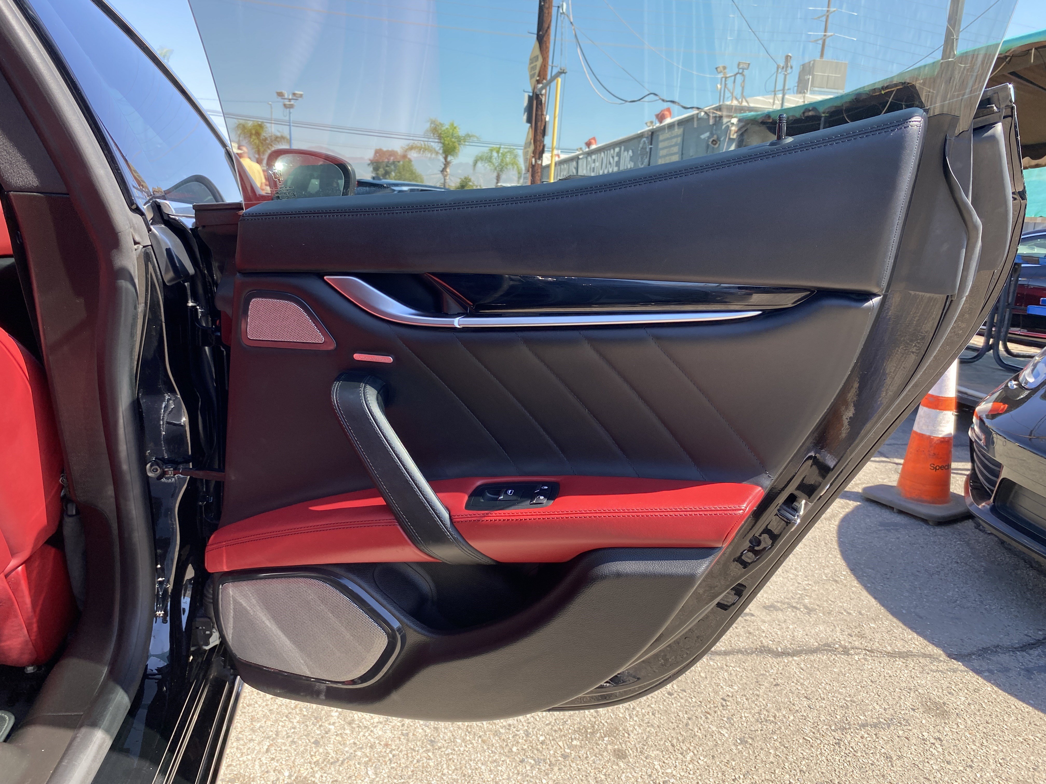 Used 2019 Maserati Ghibli GranSport RWD image 22
