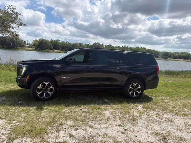 Used 2025 GMC Yukon XL AT4 Ultimate AWD/4WD image 4