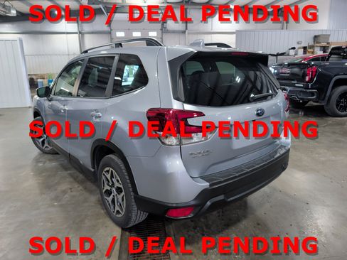 Used 2021 Subaru Forester Premium w/ Popular Package #1 AWD/4WD image 4
